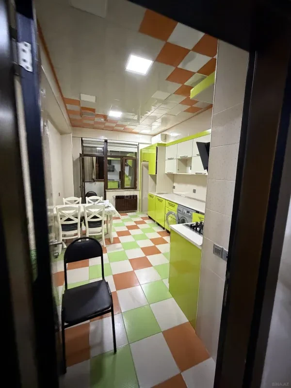 Kirayə verilir 3 otaqlı mənzil 120 m²
