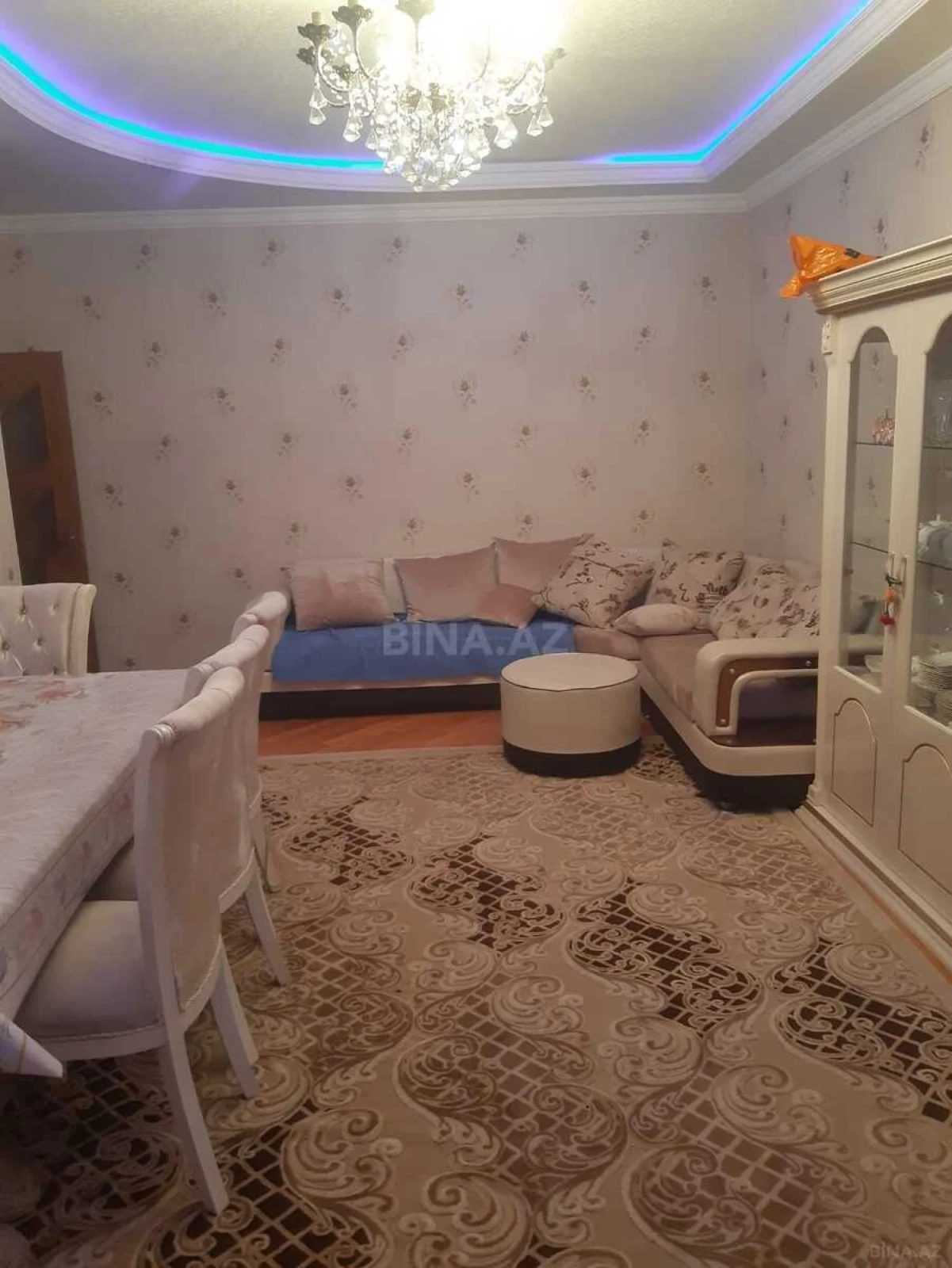 Kirayə verilir 2 otaqlı mənzil 90 m²