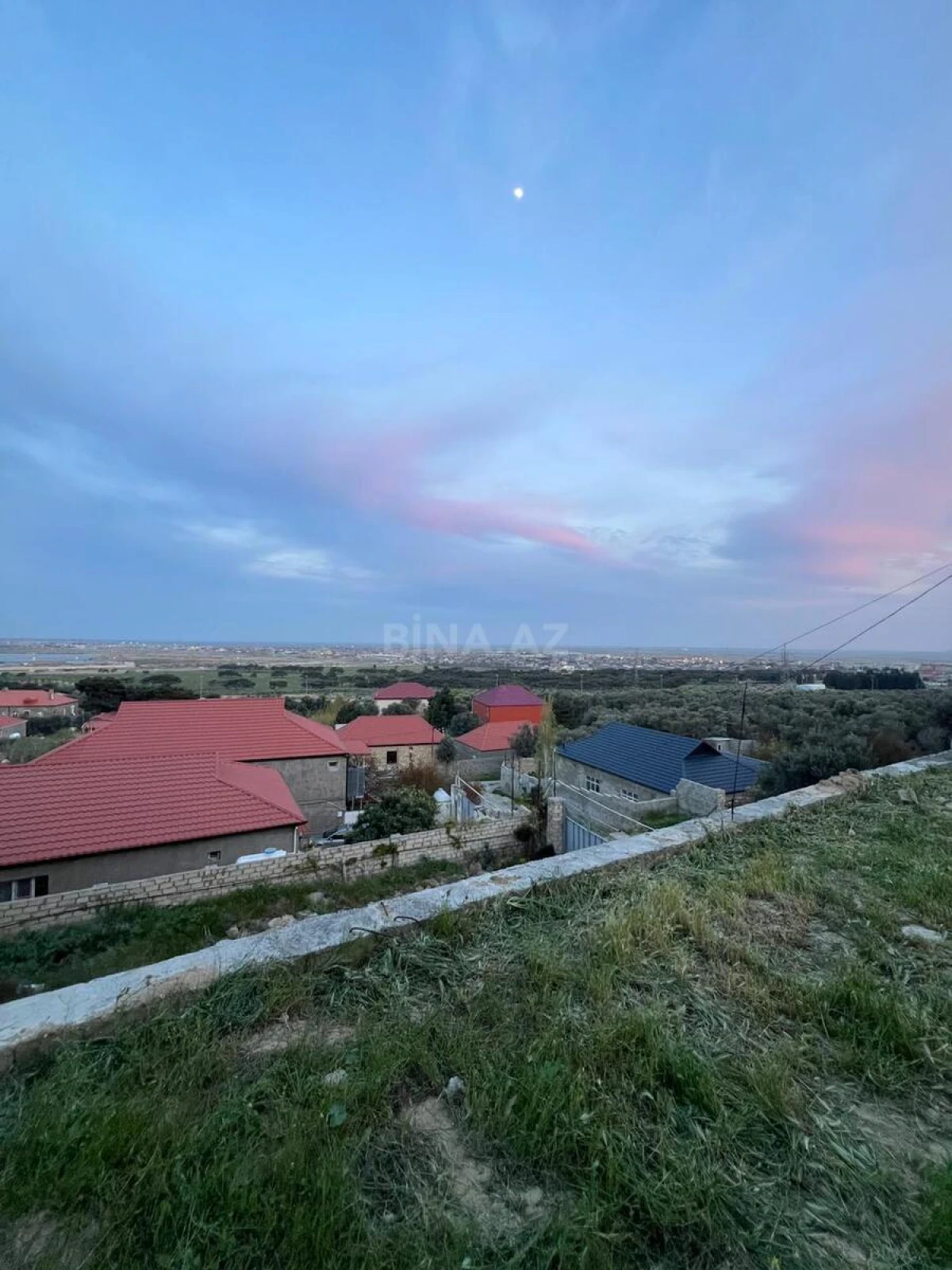 Satılır 12 otaqlı həyət evi 1000 m²