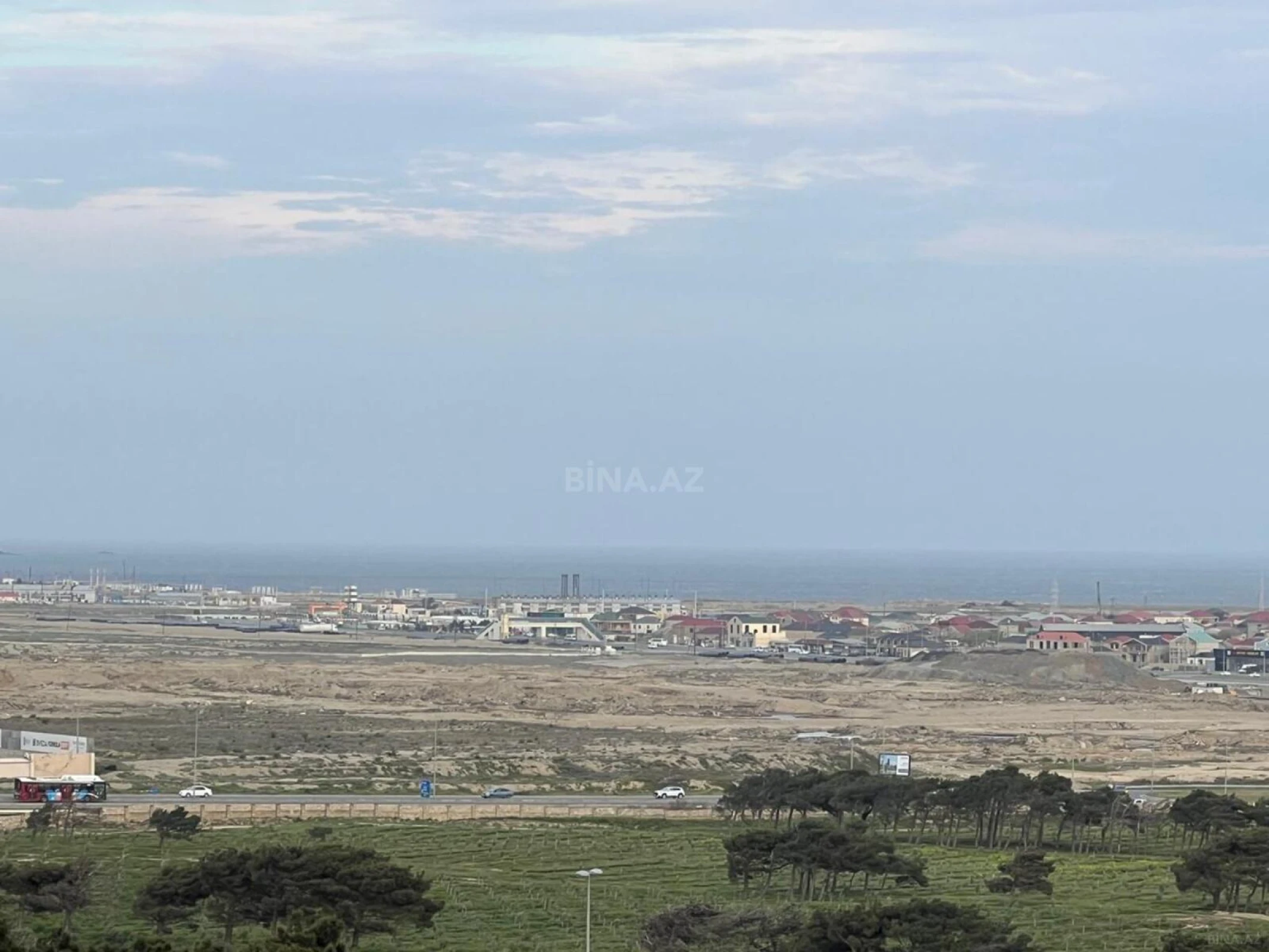 Satılır 12 otaqlı həyət evi 1000 m²