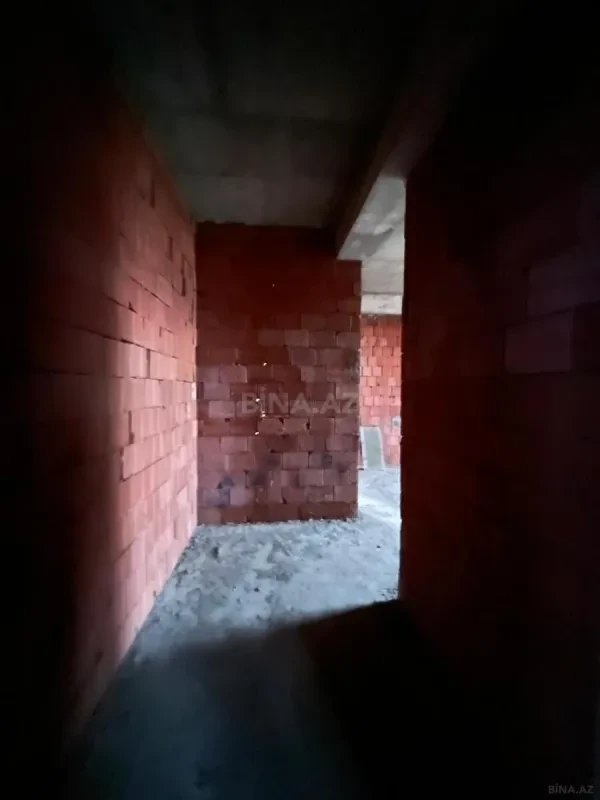 Satılır 12 otaqlı həyət evi 1000 m²