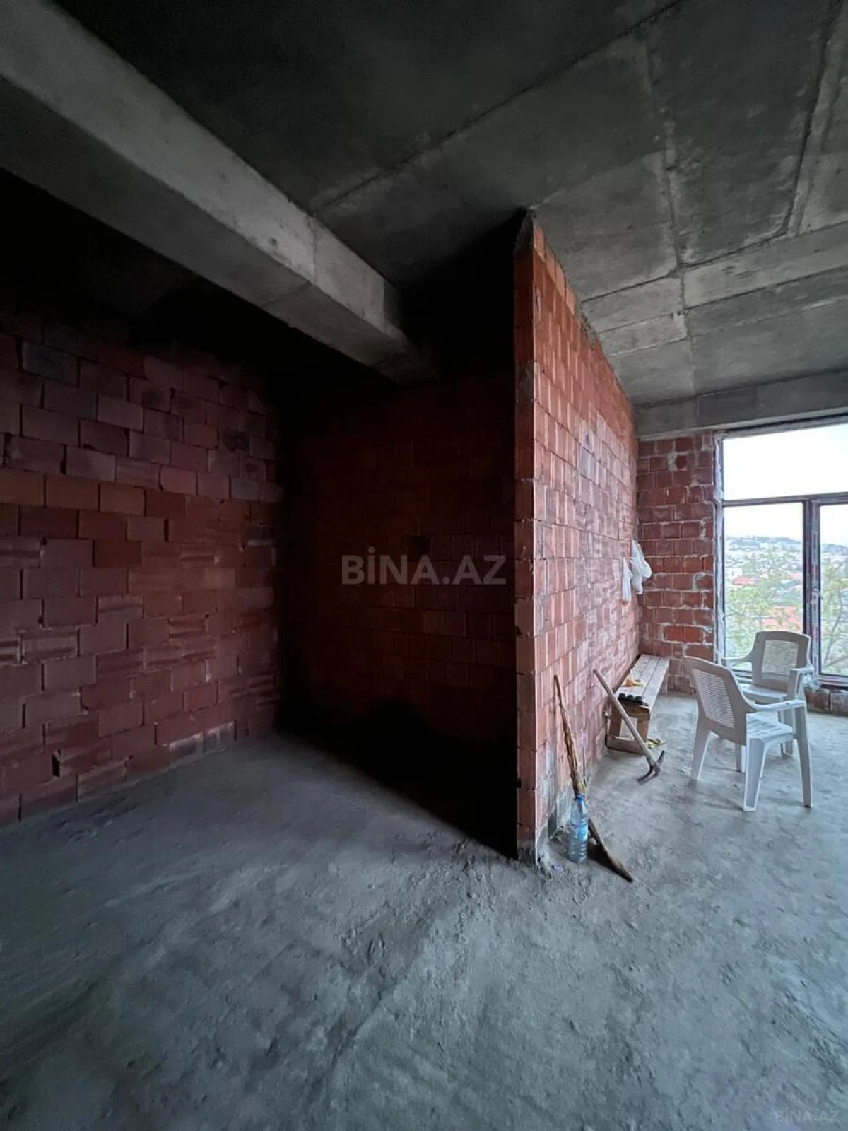 Satılır 12 otaqlı həyət evi 1000 m²