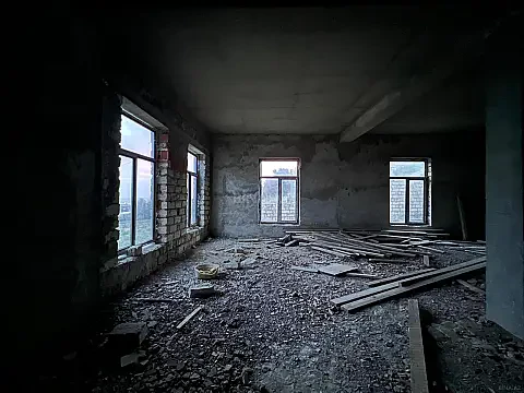 Satılır 12 otaqlı həyət evi 1000 m²