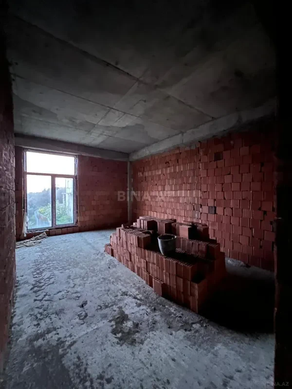 Satılır 12 otaqlı həyət evi 1000 m²