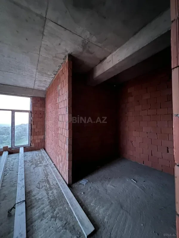 Satılır 12 otaqlı həyət evi 1000 m²