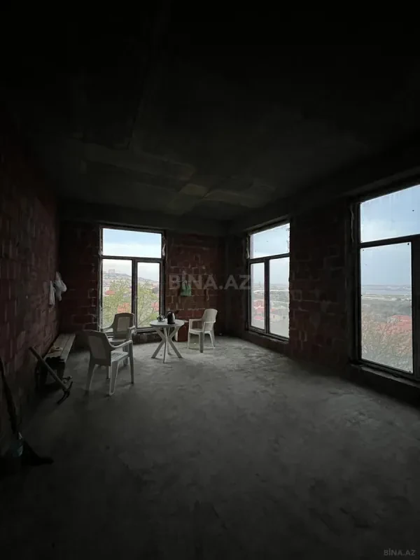 Satılır 12 otaqlı həyət evi 1000 m²