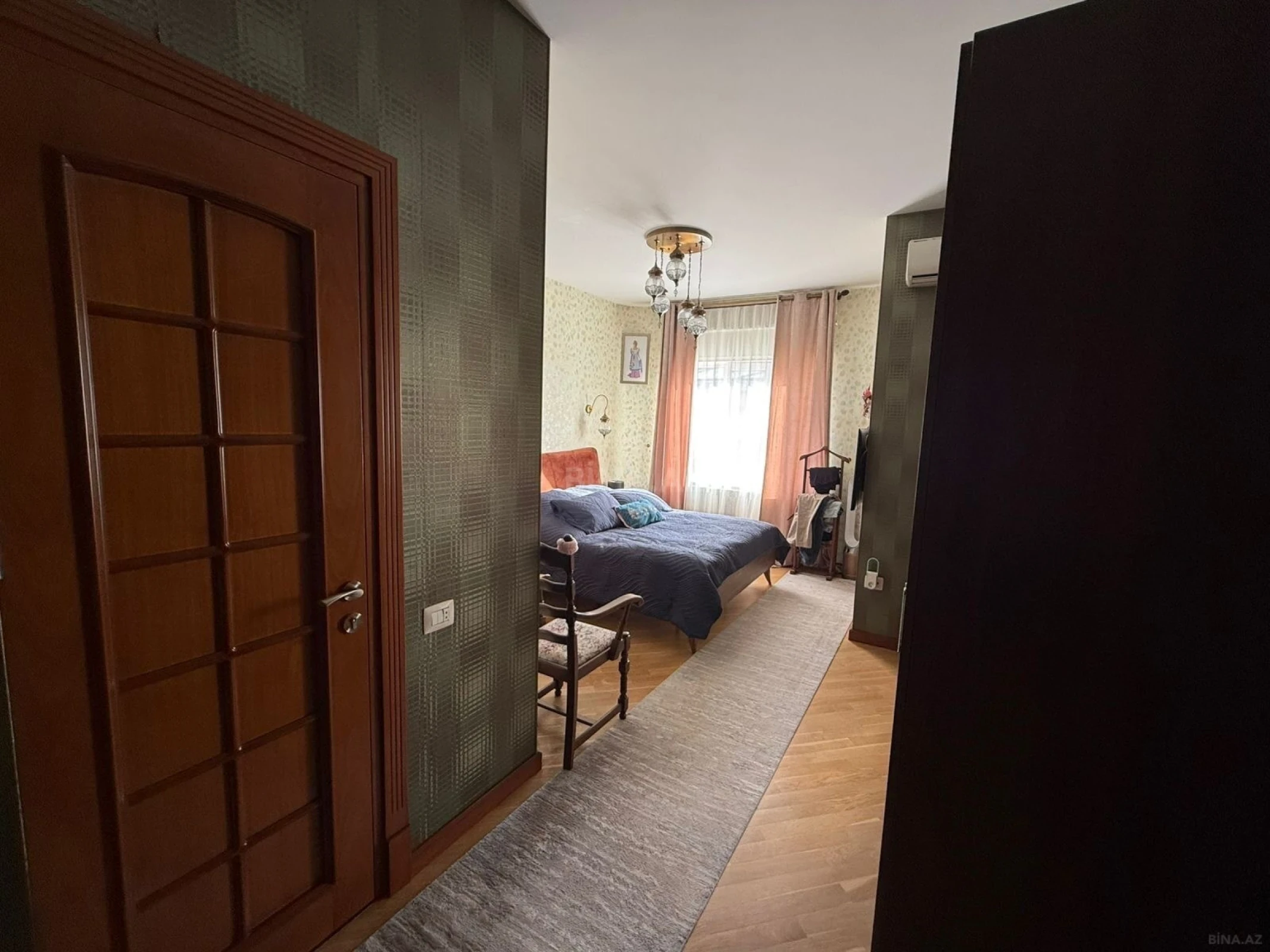 Satılır 4 otaqlı mənzil 160 m²