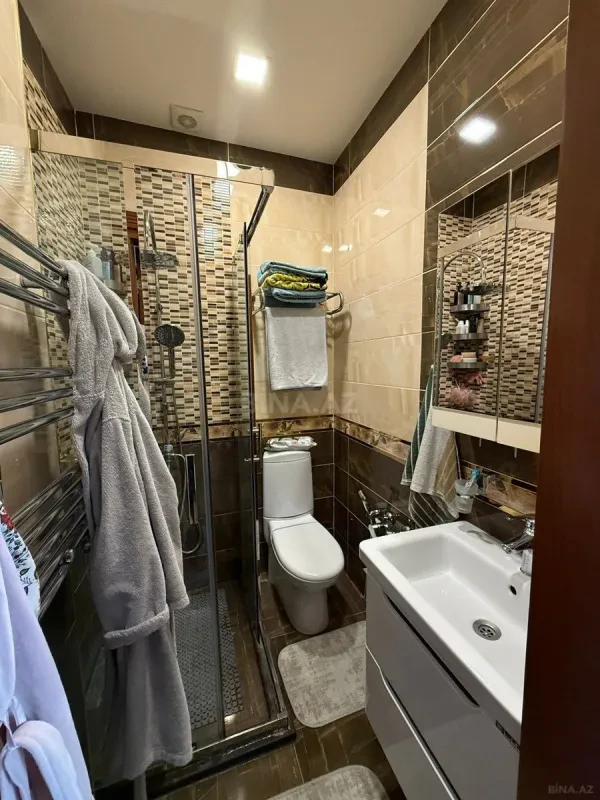 Satılır 4 otaqlı mənzil 160 m²