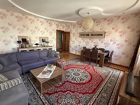 Satılır 4 otaqlı mənzil 160 m²