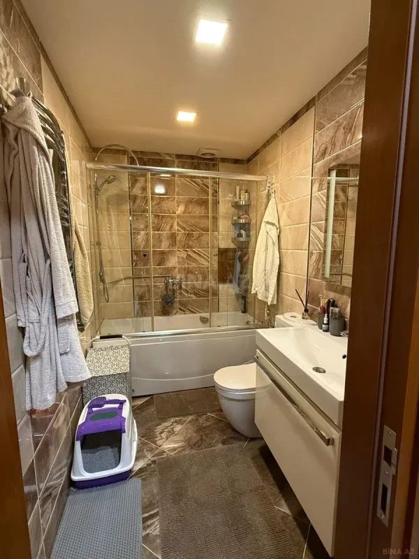 Satılır 4 otaqlı mənzil 160 m²