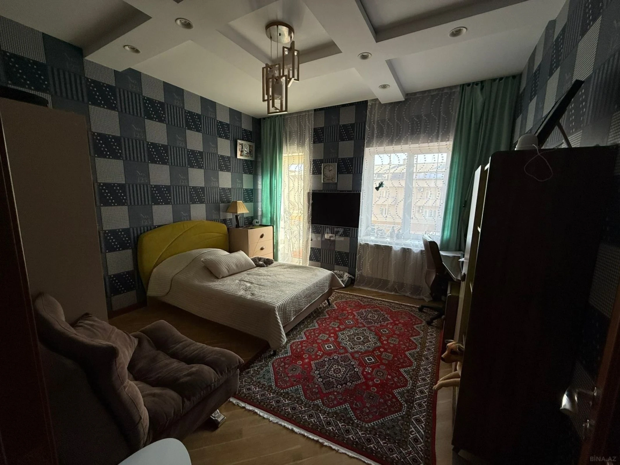 Satılır 4 otaqlı mənzil 160 m²