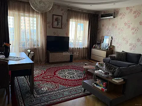 Satılır 4 otaqlı mənzil 160 m²