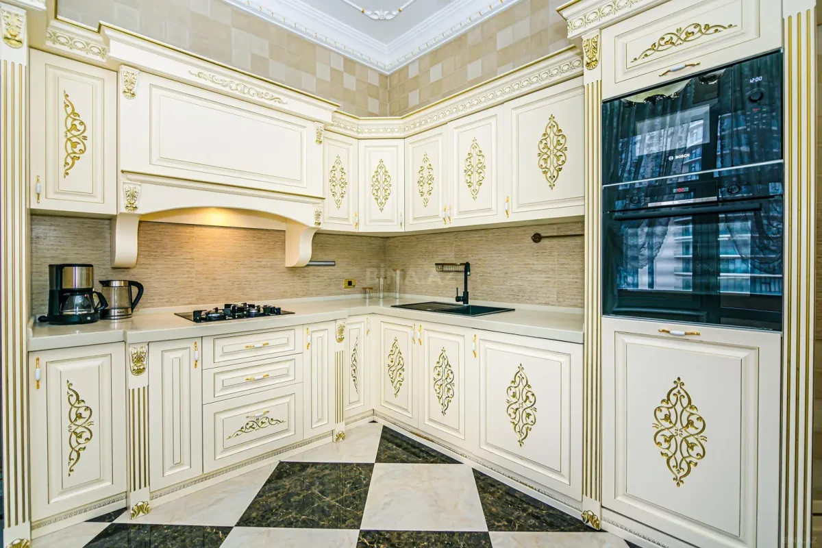 Kirayə verilir 3 otaqlı mənzil 130 m²