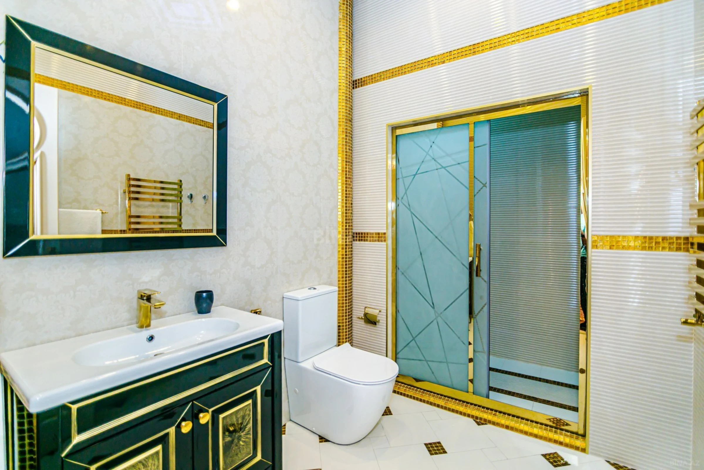 Kirayə verilir 3 otaqlı mənzil 130 m²