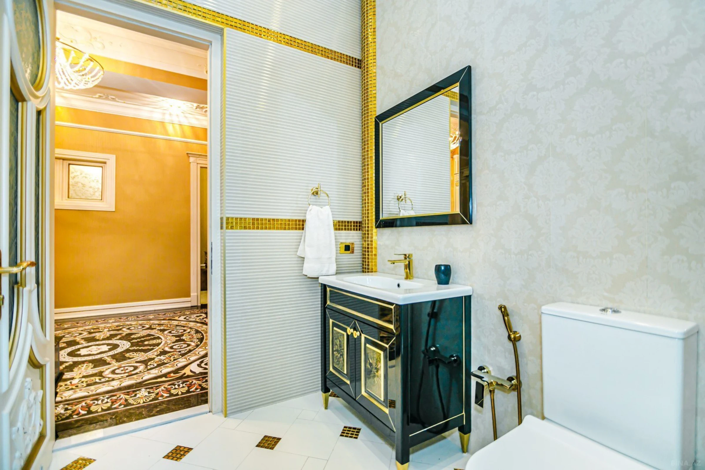 Kirayə verilir 3 otaqlı mənzil 130 m²