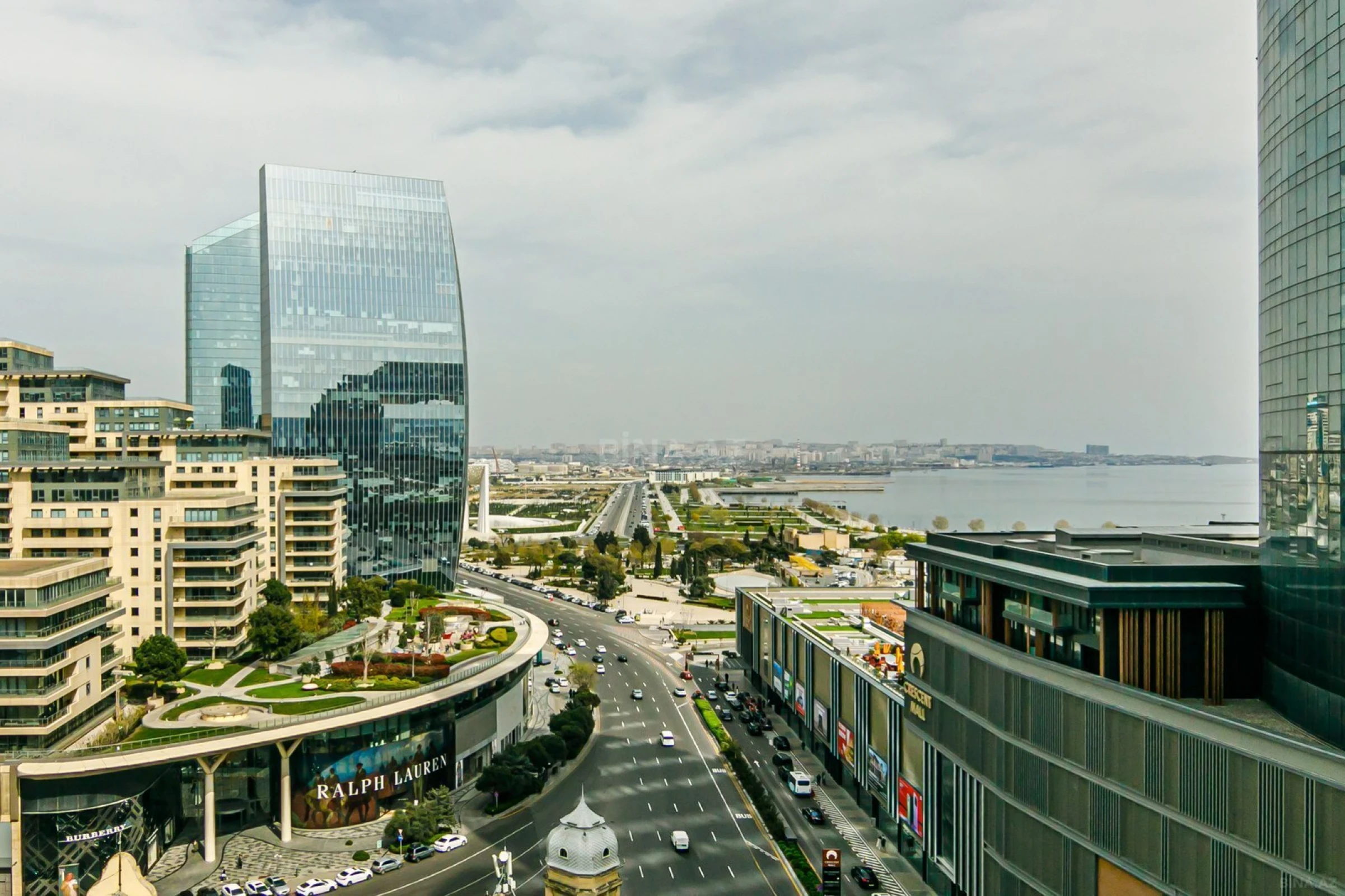 Kirayə verilir 3 otaqlı mənzil 130 m²