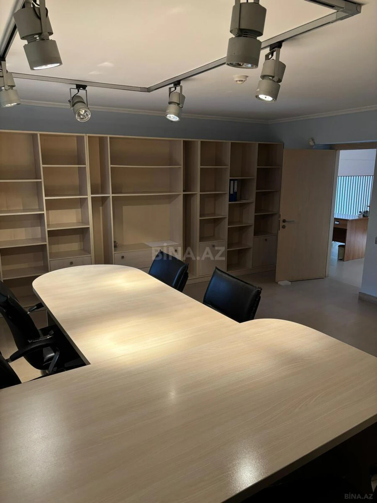 Kirayə verilir 6 otaqlı ofis 360 m²