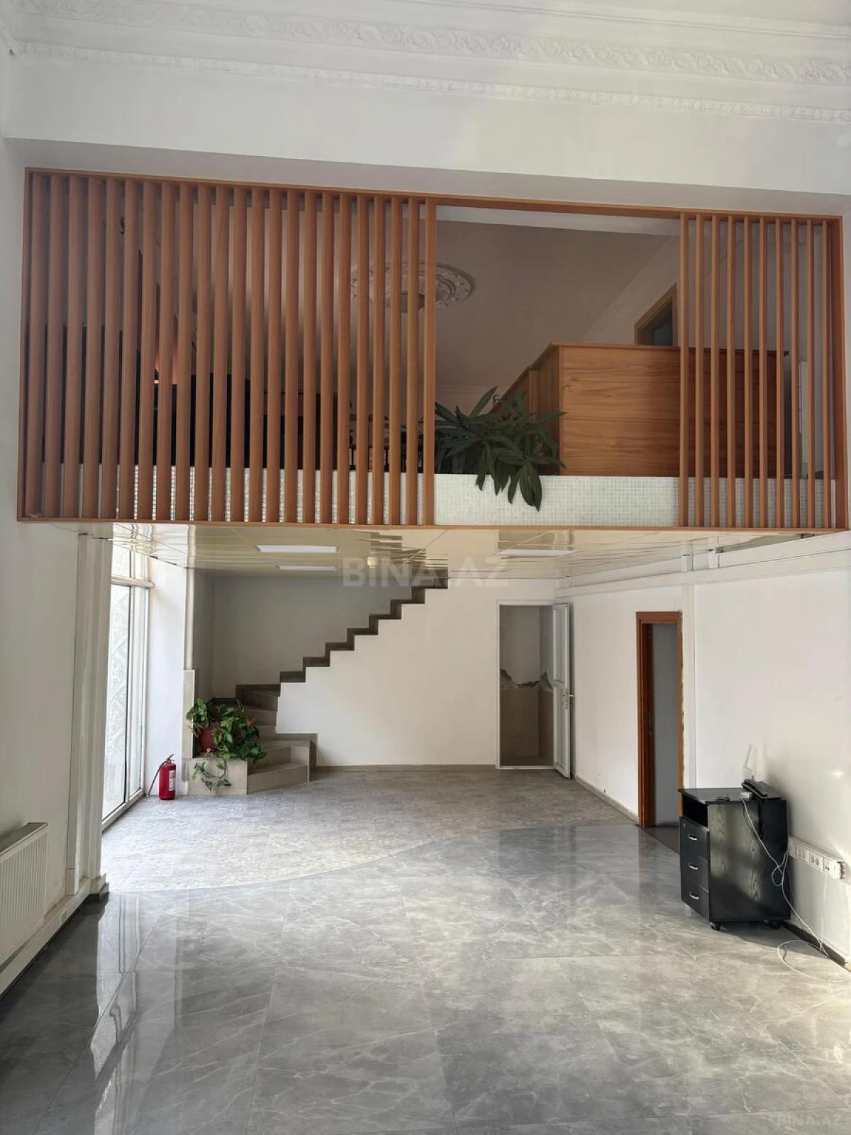Kirayə verilir 6 otaqlı ofis 360 m²