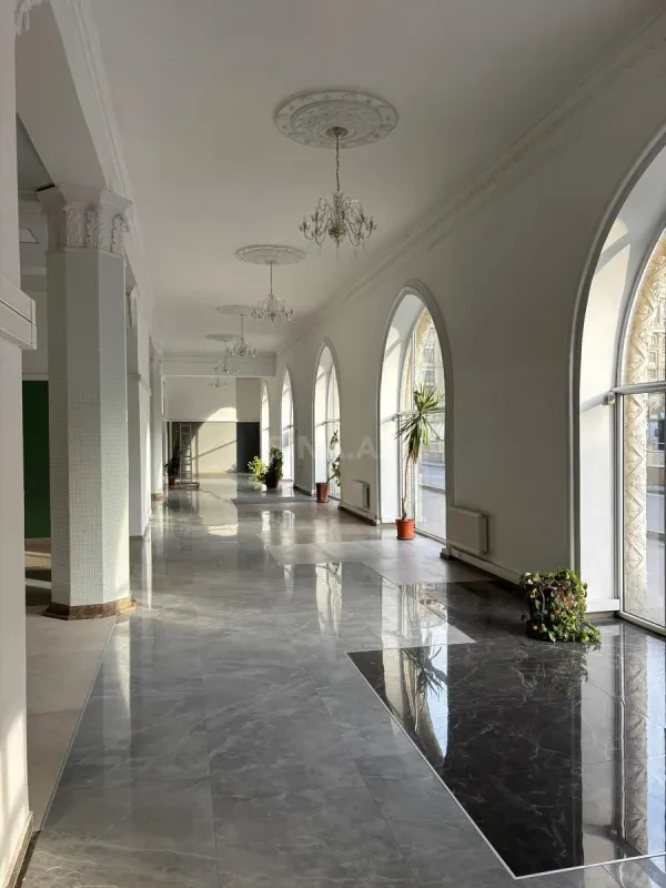 Kirayə verilir 6 otaqlı ofis 360 m²
