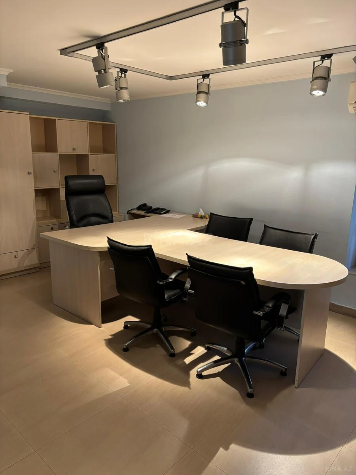 Kirayə verilir 6 otaqlı ofis 360 m²