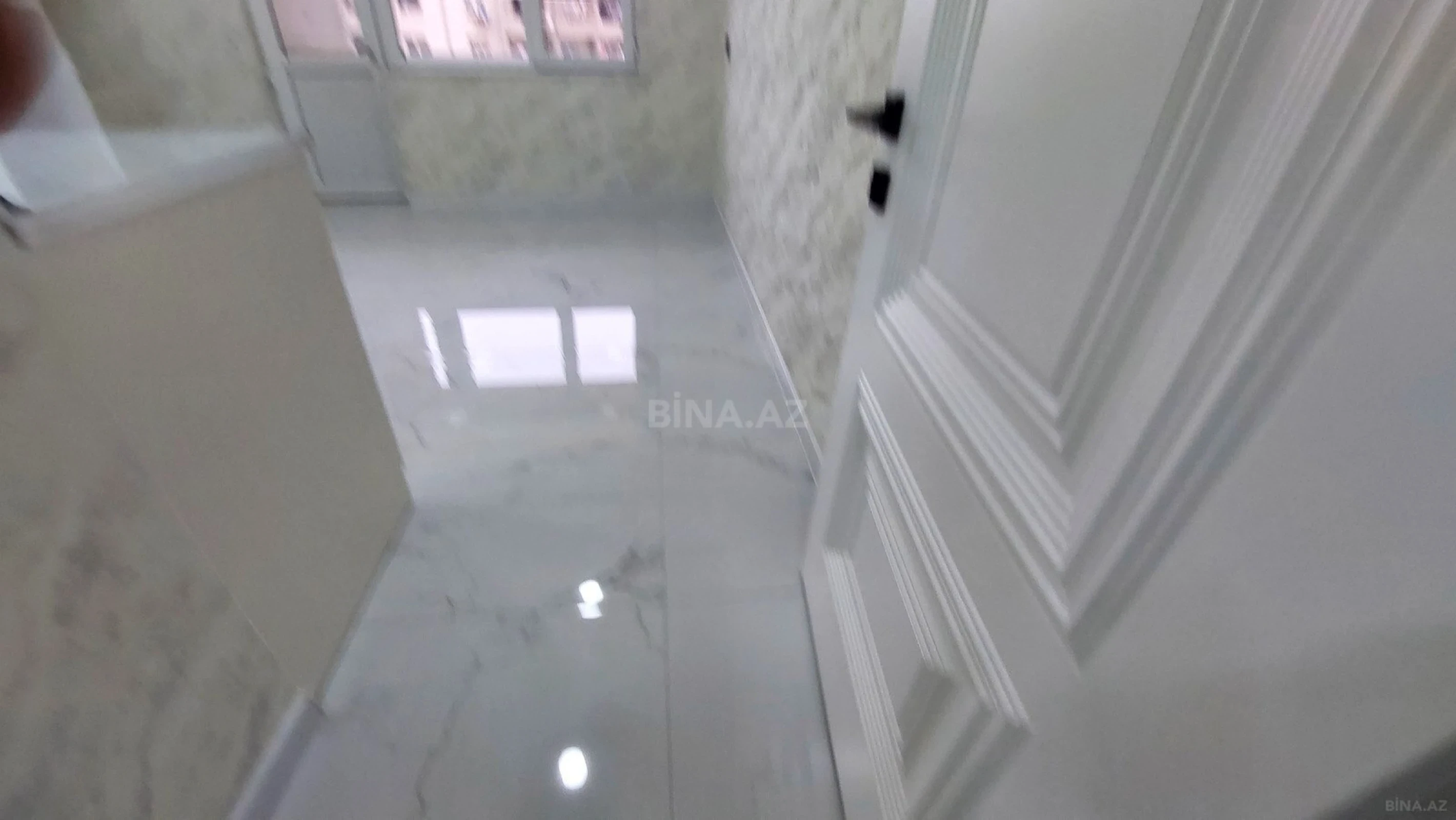 Satılır 3 otaqlı mənzil 107 m²