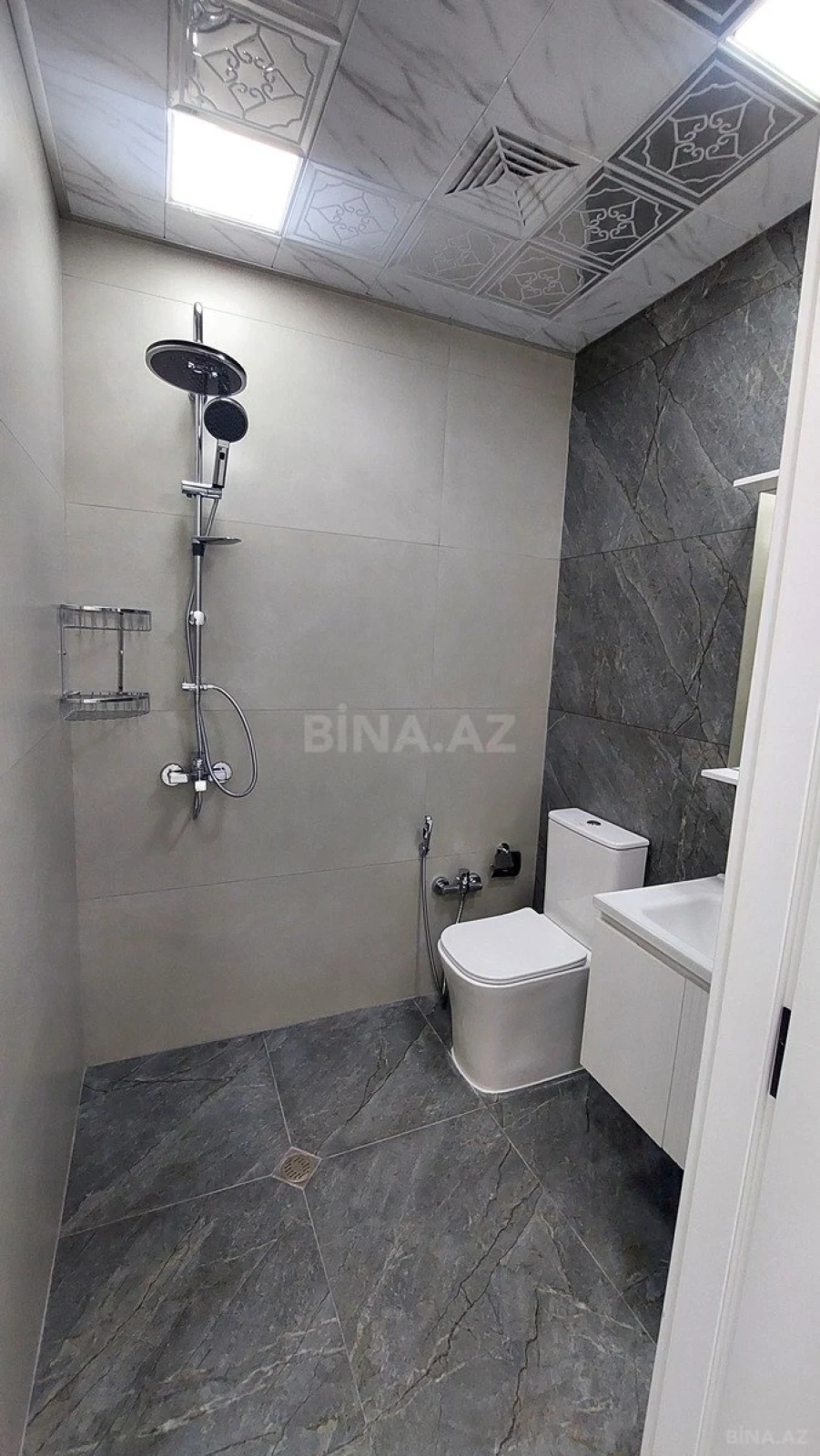 Satılır 3 otaqlı mənzil 107 m²