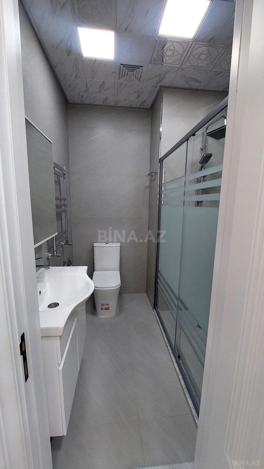 Satılır 3 otaqlı mənzil 107 m²