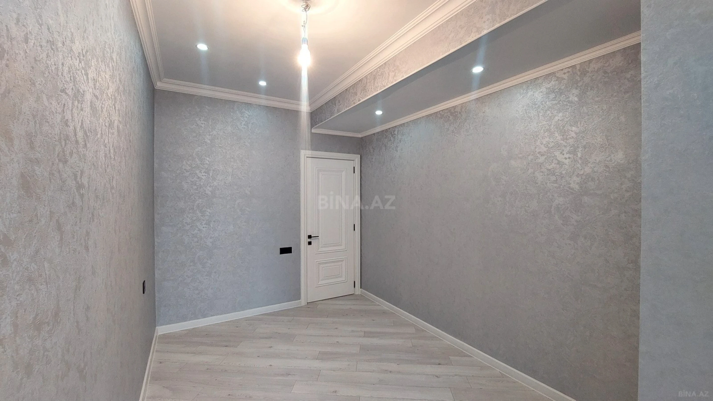 Satılır 3 otaqlı mənzil 107 m²