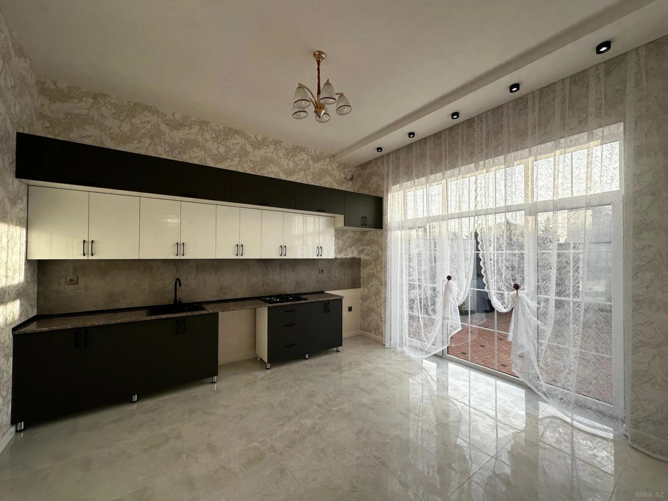 Satılır 4 otaqlı həyət evi 140 m²