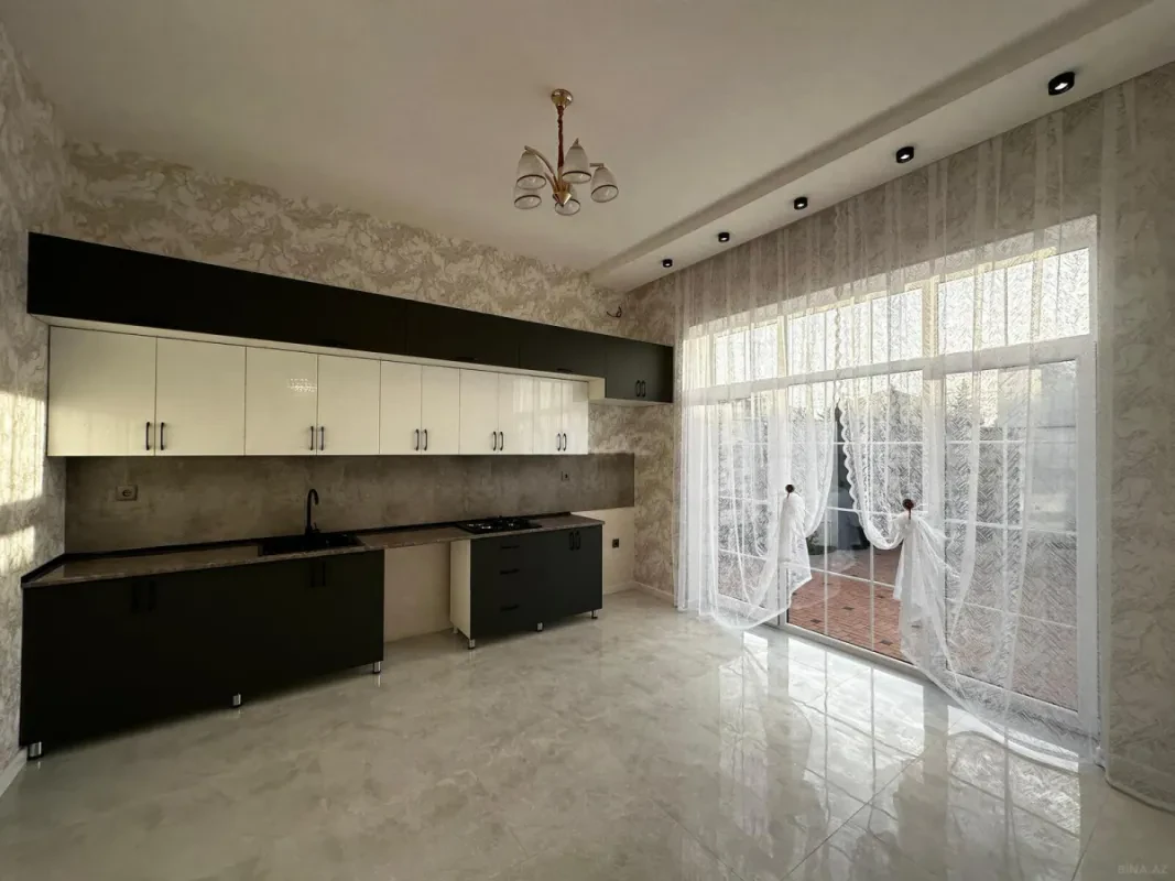 Satılır 4 otaqlı həyət evi 140 m²