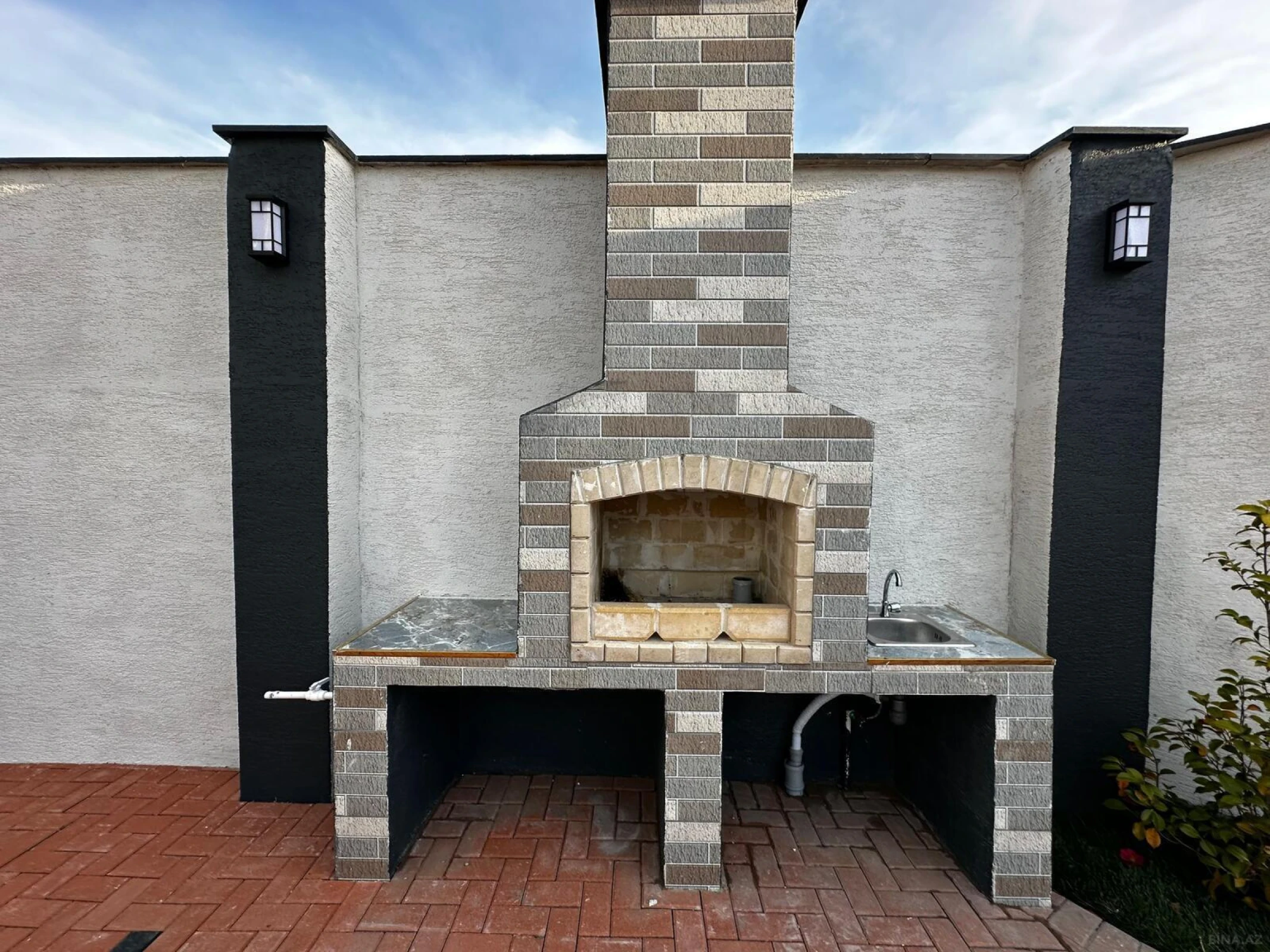Satılır 4 otaqlı həyət evi 140 m²