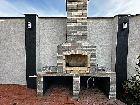 Satılır 4 otaqlı həyət evi 140 m²