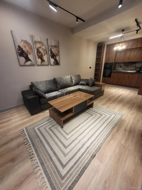 Kirayə verilir 2 otaqlı mənzil 65 m²
