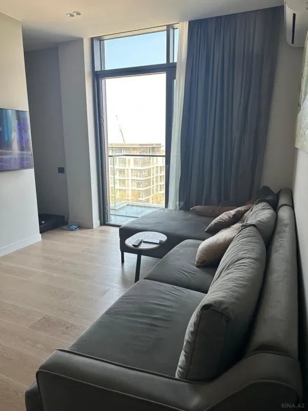Kirayə verilir 3 otaqlı mənzil 120 m²
