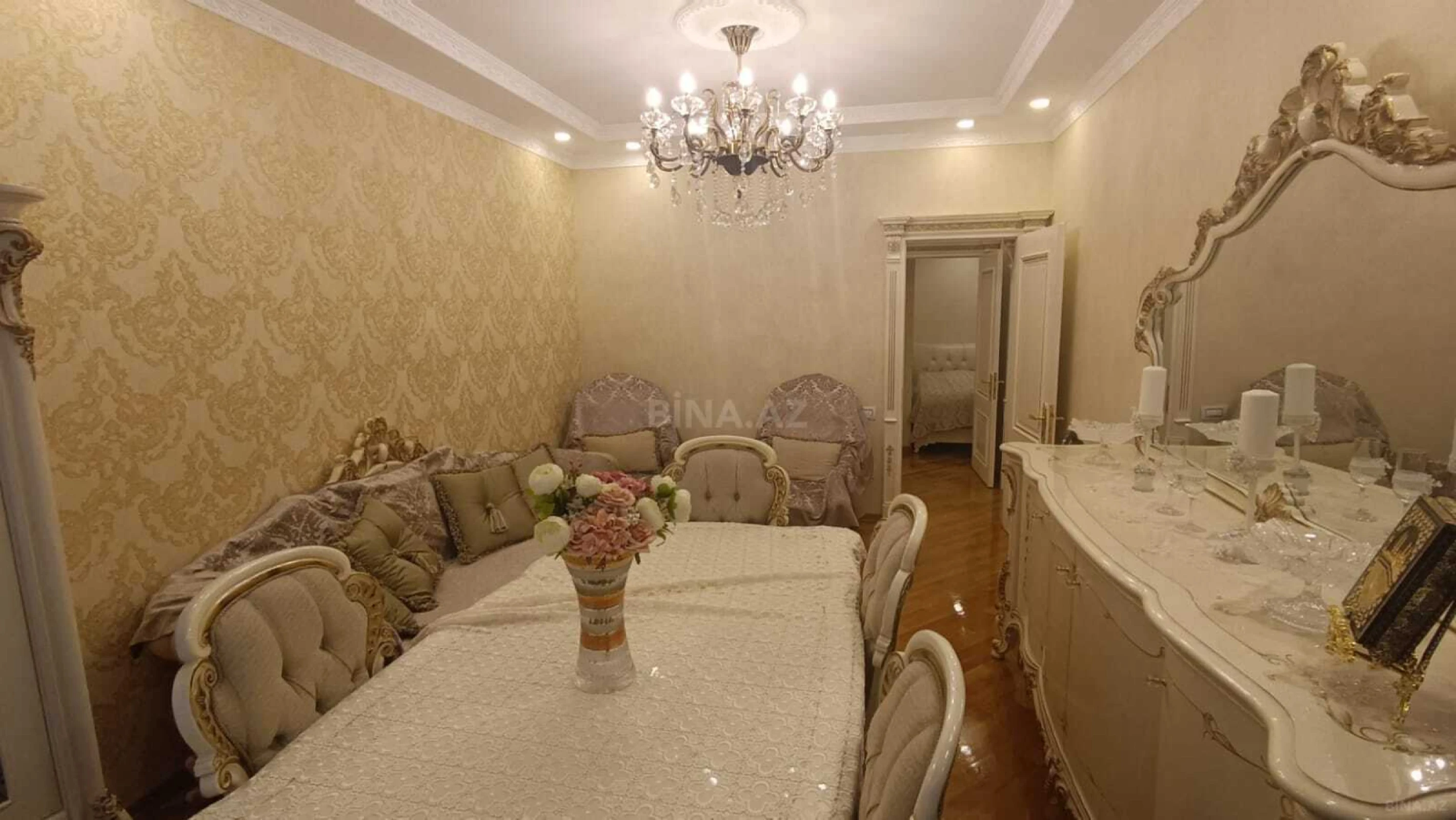 Satılır 3 otaqlı mənzil 102 m²