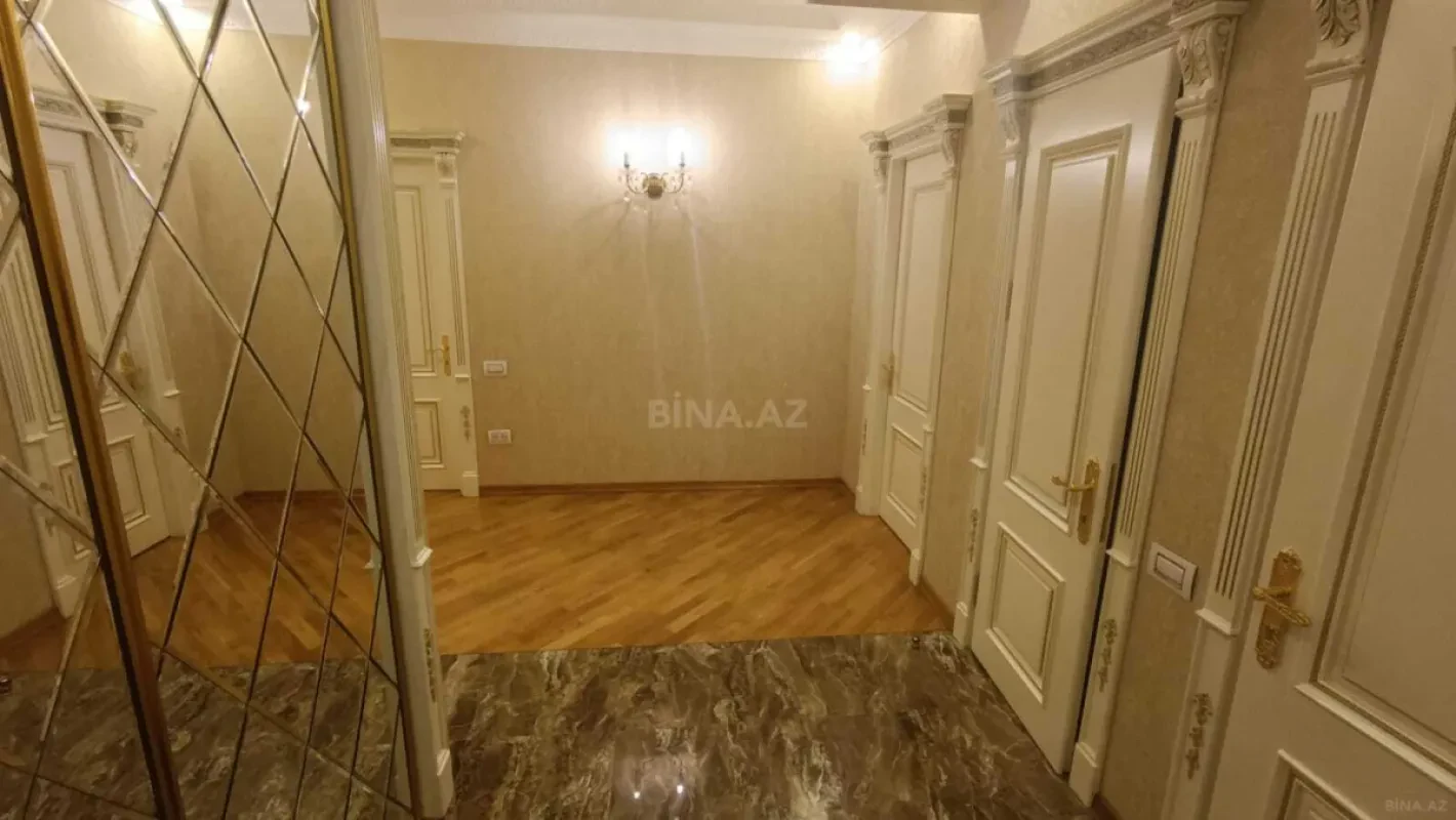 Satılır 3 otaqlı mənzil 102 m²