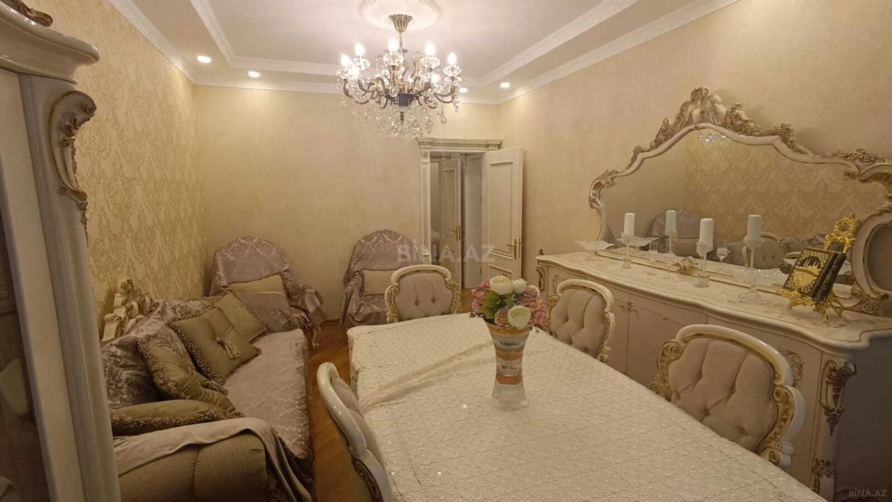 Satılır 3 otaqlı mənzil 102 m²