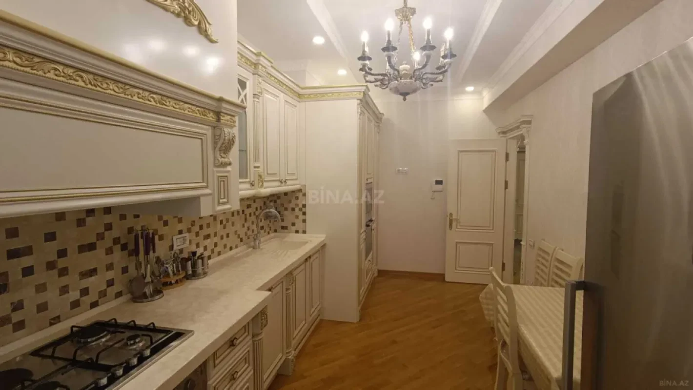 Satılır 3 otaqlı mənzil 102 m²