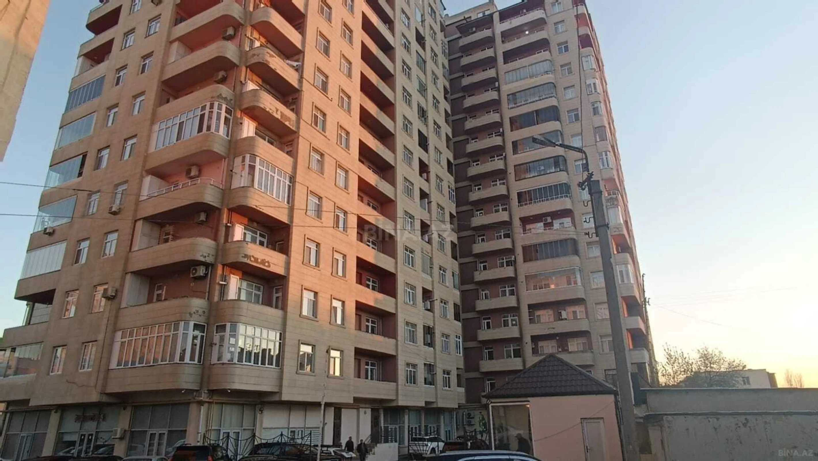 Satılır 3 otaqlı mənzil 102 m²