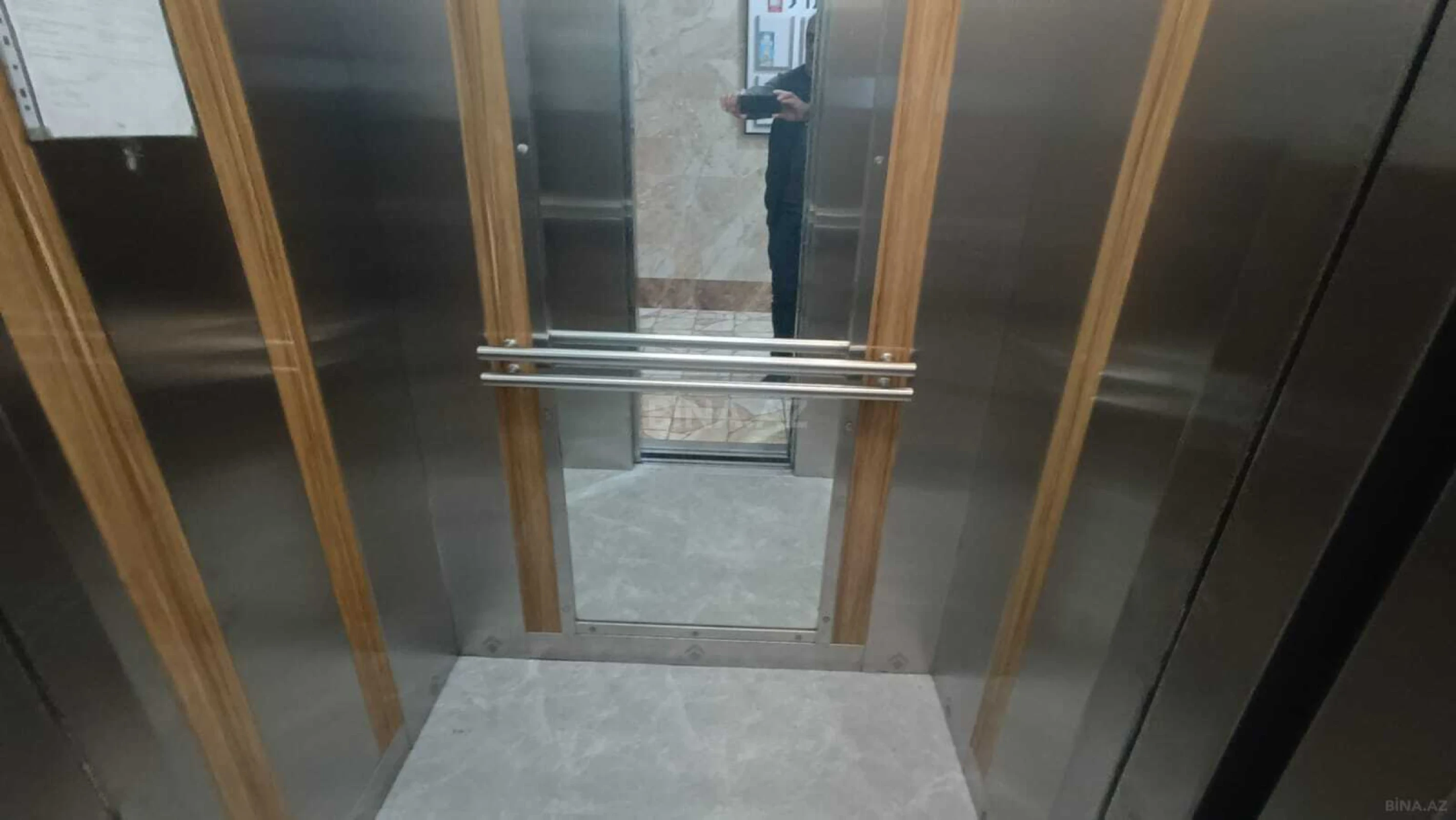 Satılır 3 otaqlı mənzil 102 m²