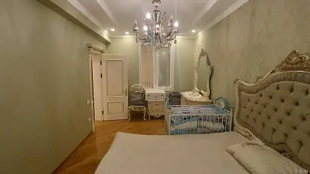 Satılır 3 otaqlı mənzil 102 m²