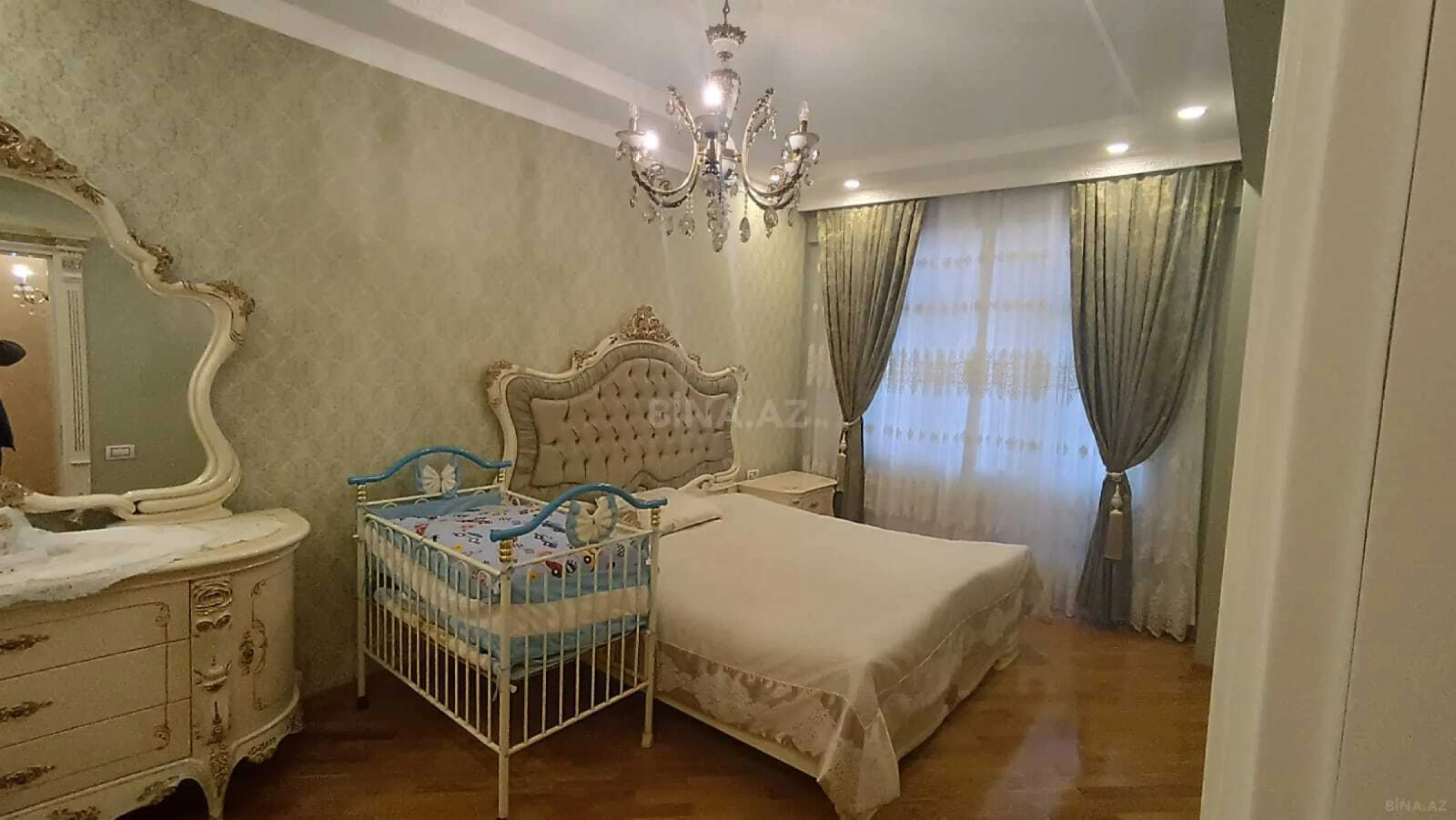 Satılır 3 otaqlı mənzil 102 m²