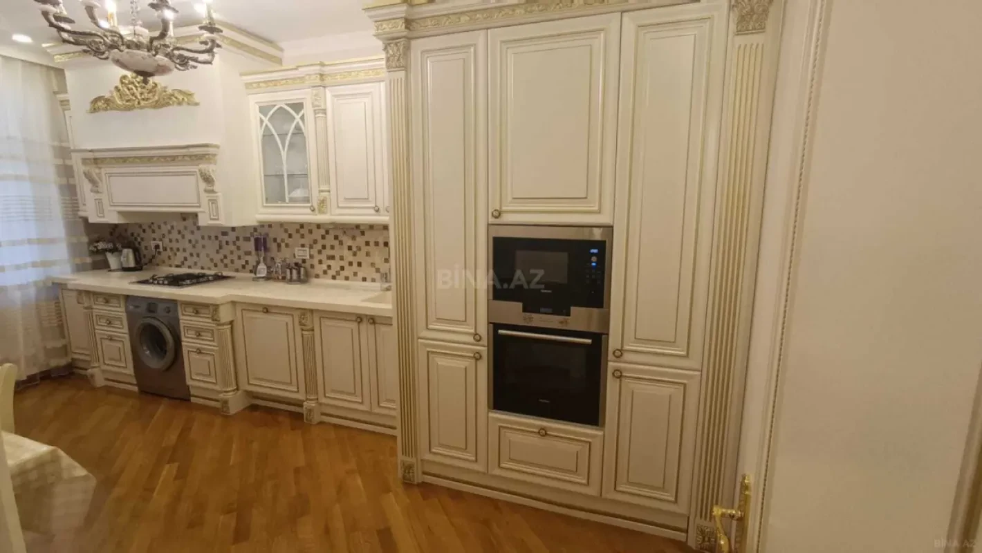 Satılır 3 otaqlı mənzil 102 m²