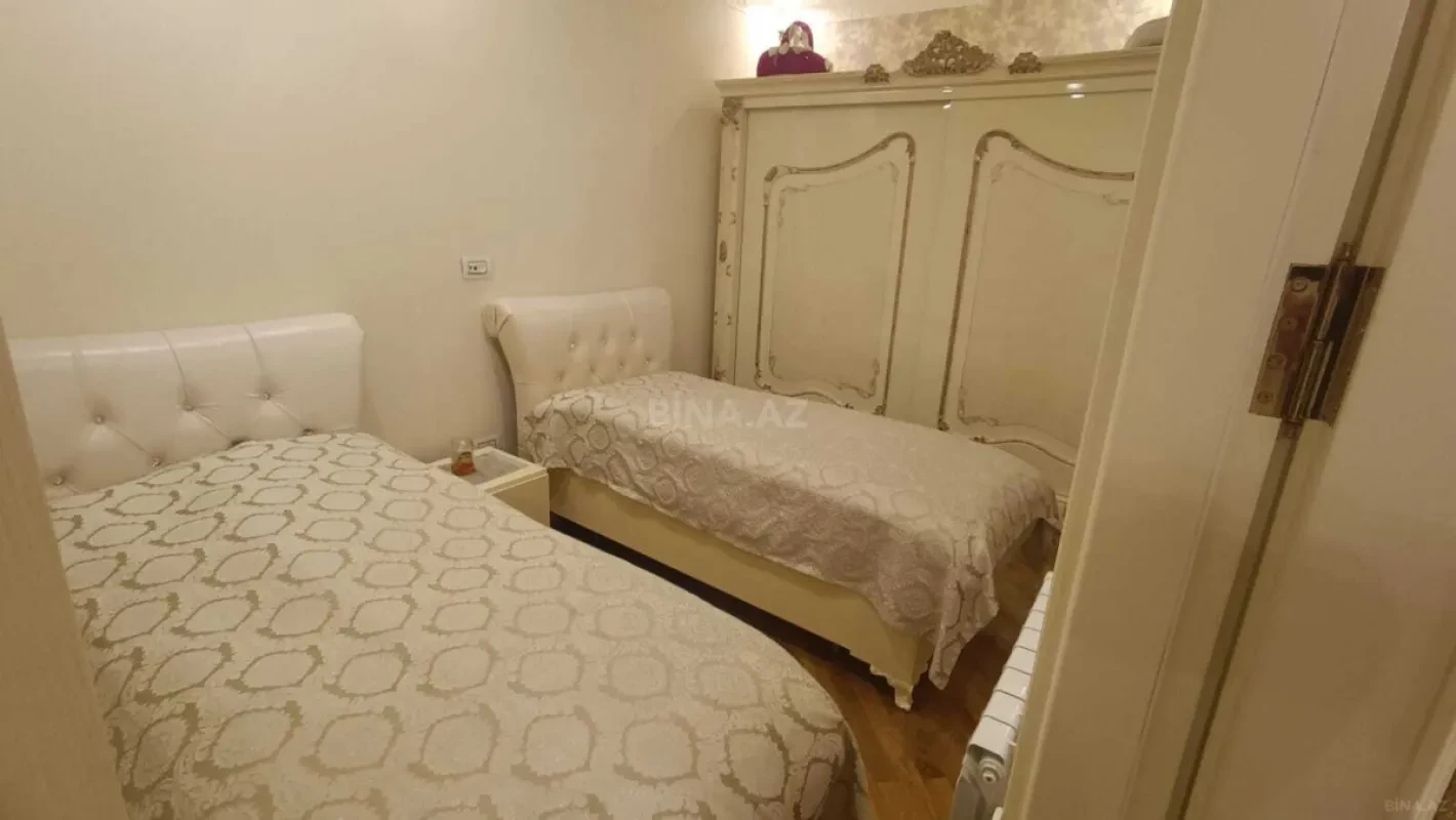 Satılır 3 otaqlı mənzil 102 m²