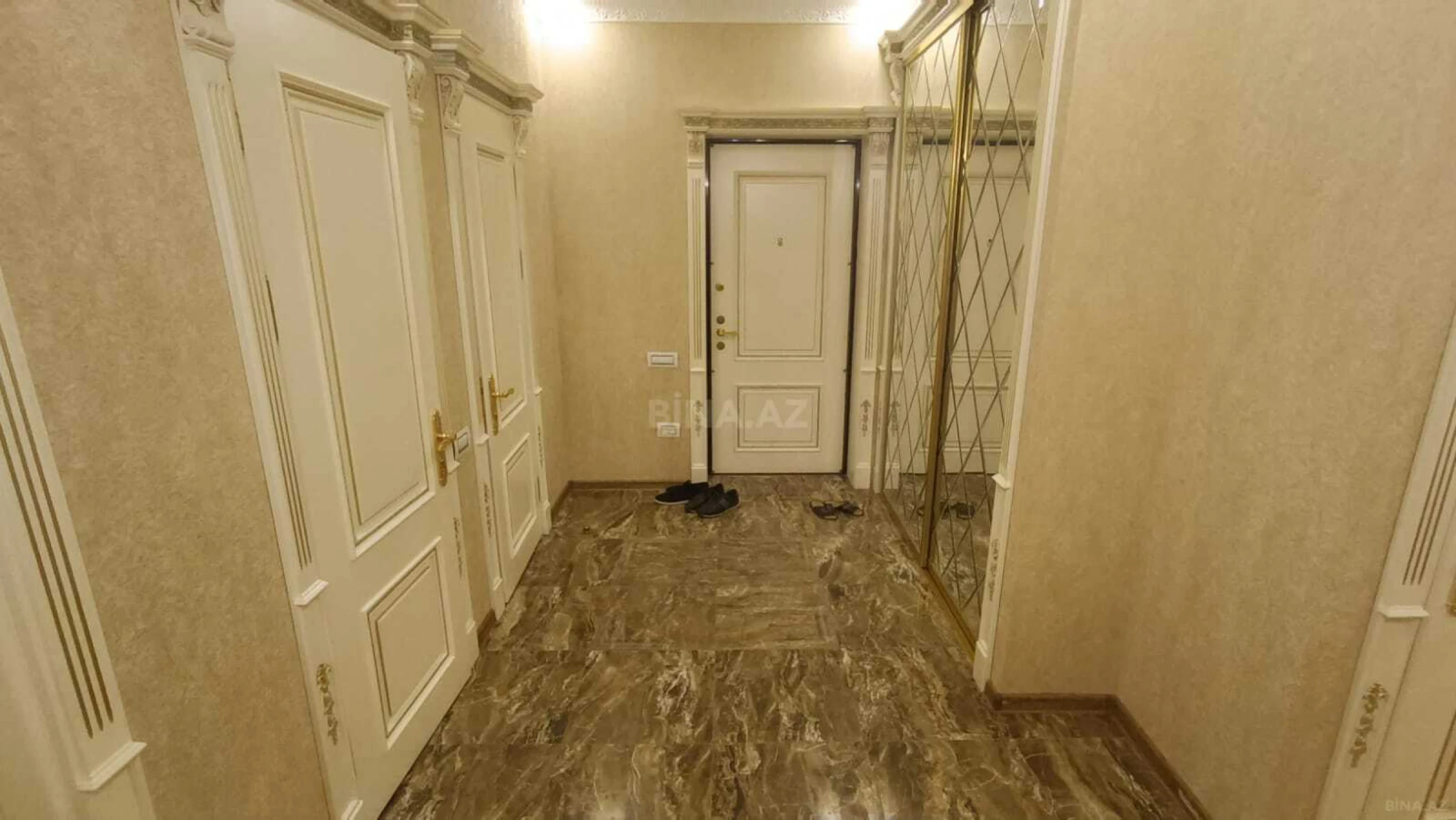 Satılır 3 otaqlı mənzil 102 m²