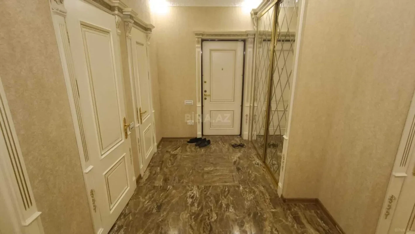 Satılır 3 otaqlı mənzil 102 m²