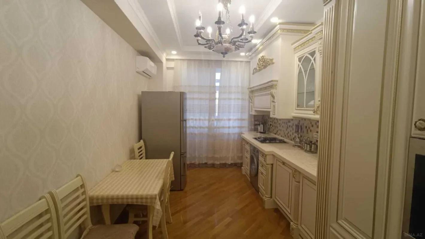 Satılır 3 otaqlı mənzil 102 m²