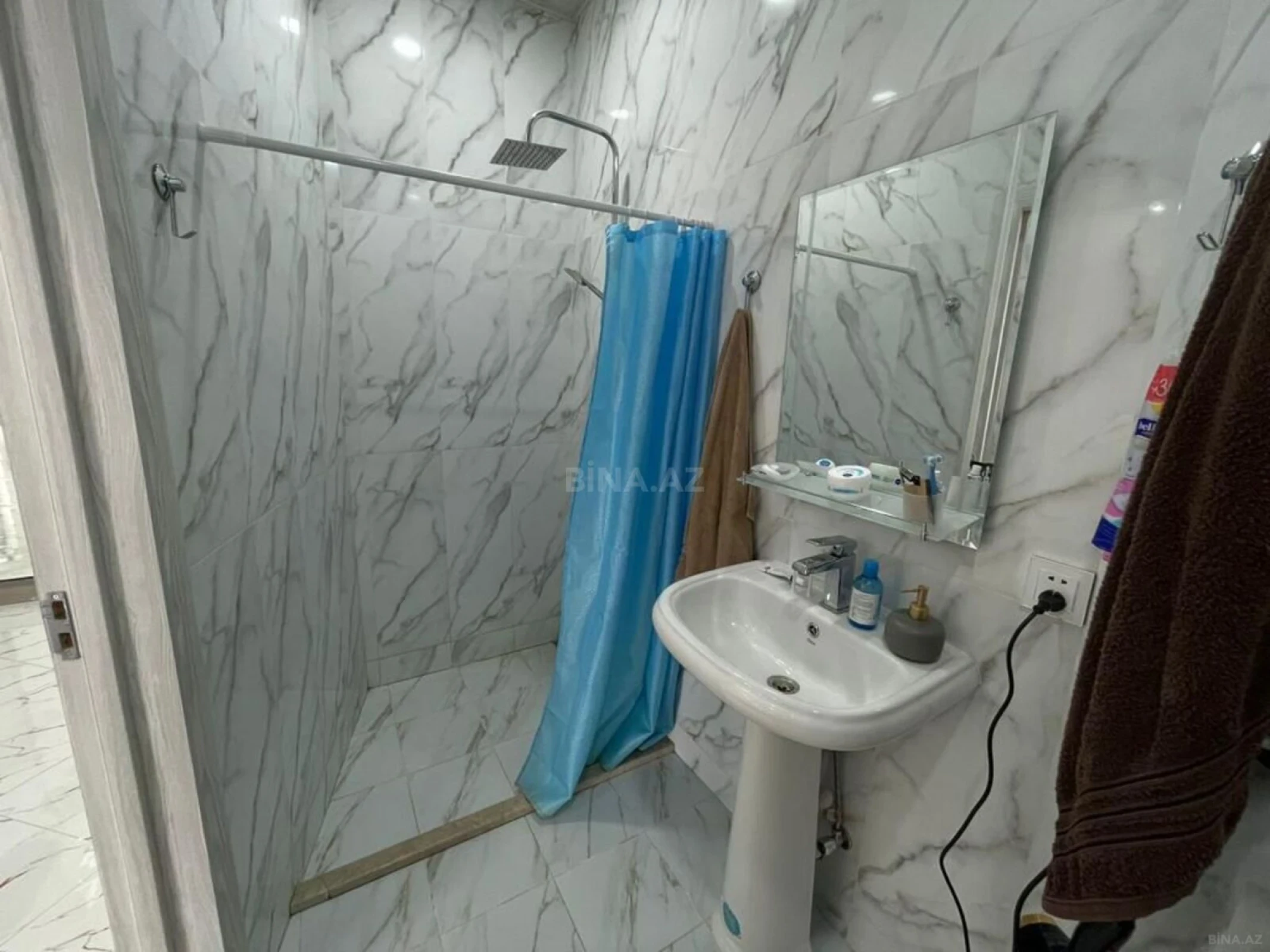 Kirayə verilir 2 otaqlı mənzil 100 m²