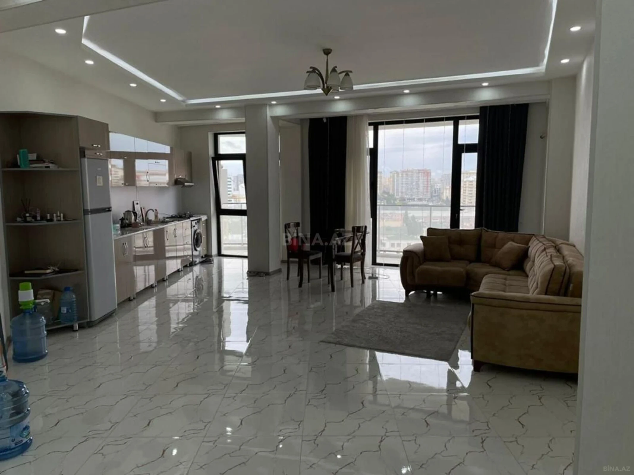 Kirayə verilir 2 otaqlı mənzil 100 m²