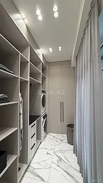 Satılır 4 otaqlı mənzil 328 m²